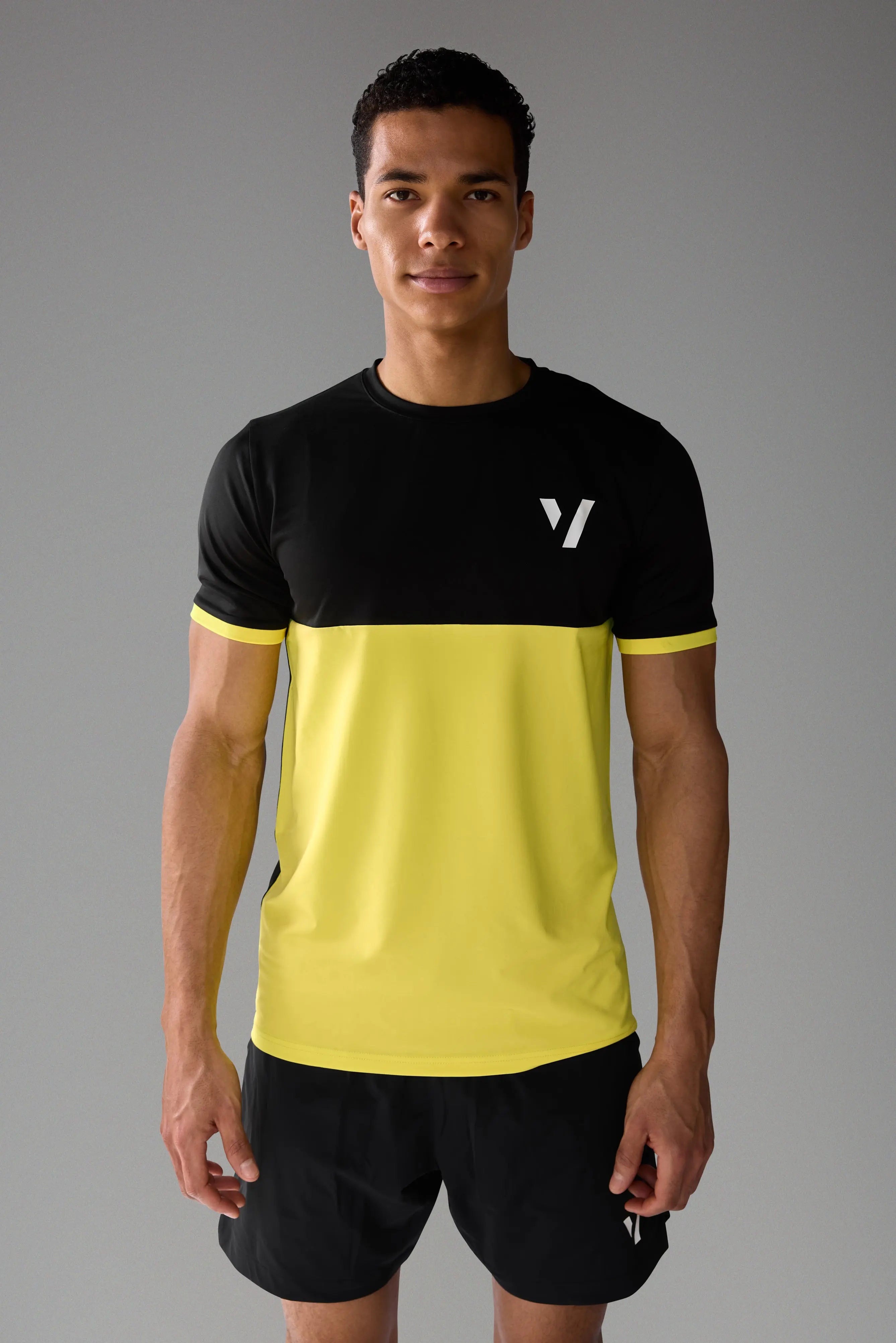 Vexo PrimeFit Match Tee – high-performance tennis t-shirt with a fitted design, breathable DryFit fabric, and lightweight feel for optimal comfort on court.