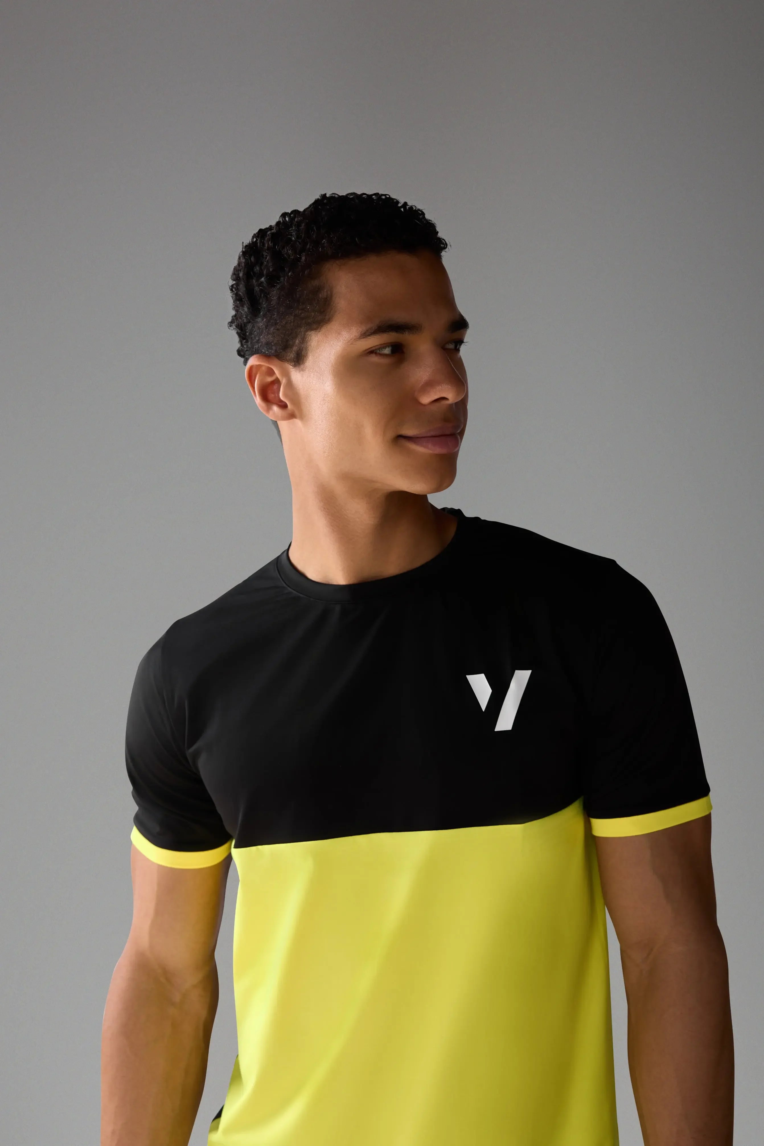 Vexo PrimeFit Match Tee – high-performance tennis t-shirt with a fitted design, breathable DryFit fabric, and lightweight feel for optimal comfort on court.