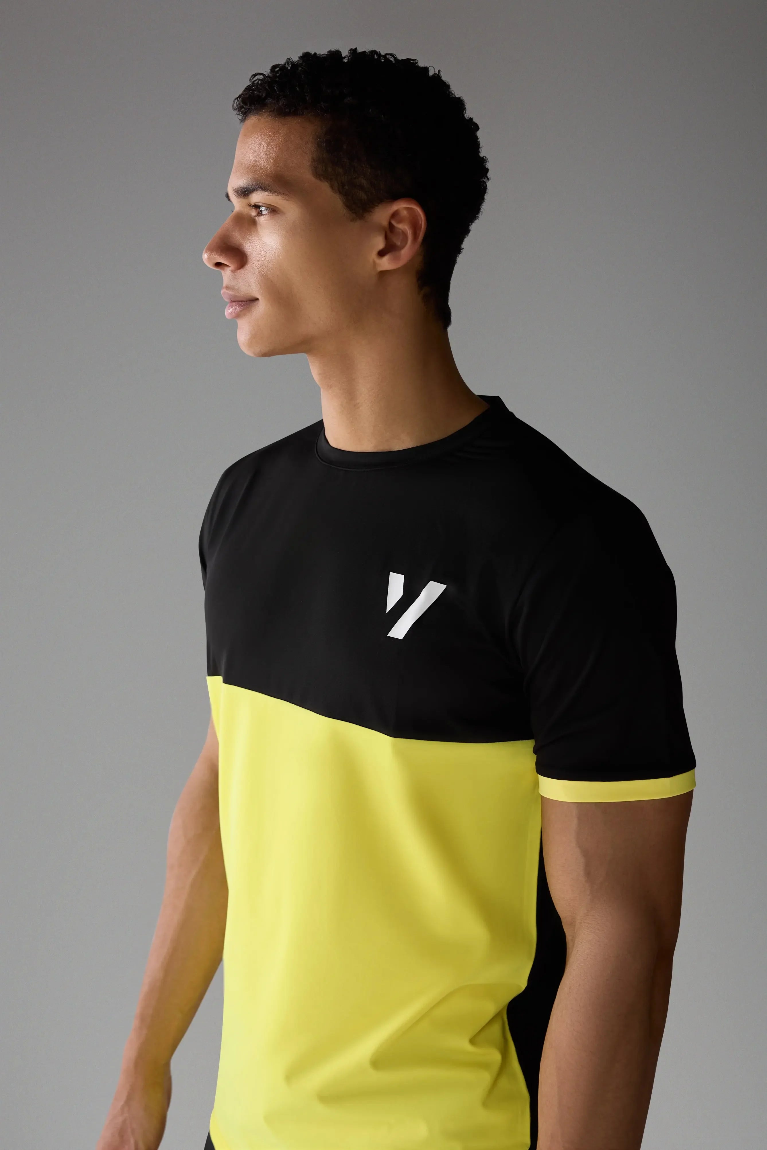 Vexo PrimeFit Match Tee – high-performance tennis t-shirt with a fitted design, breathable DryFit fabric, and lightweight feel for optimal comfort on court.