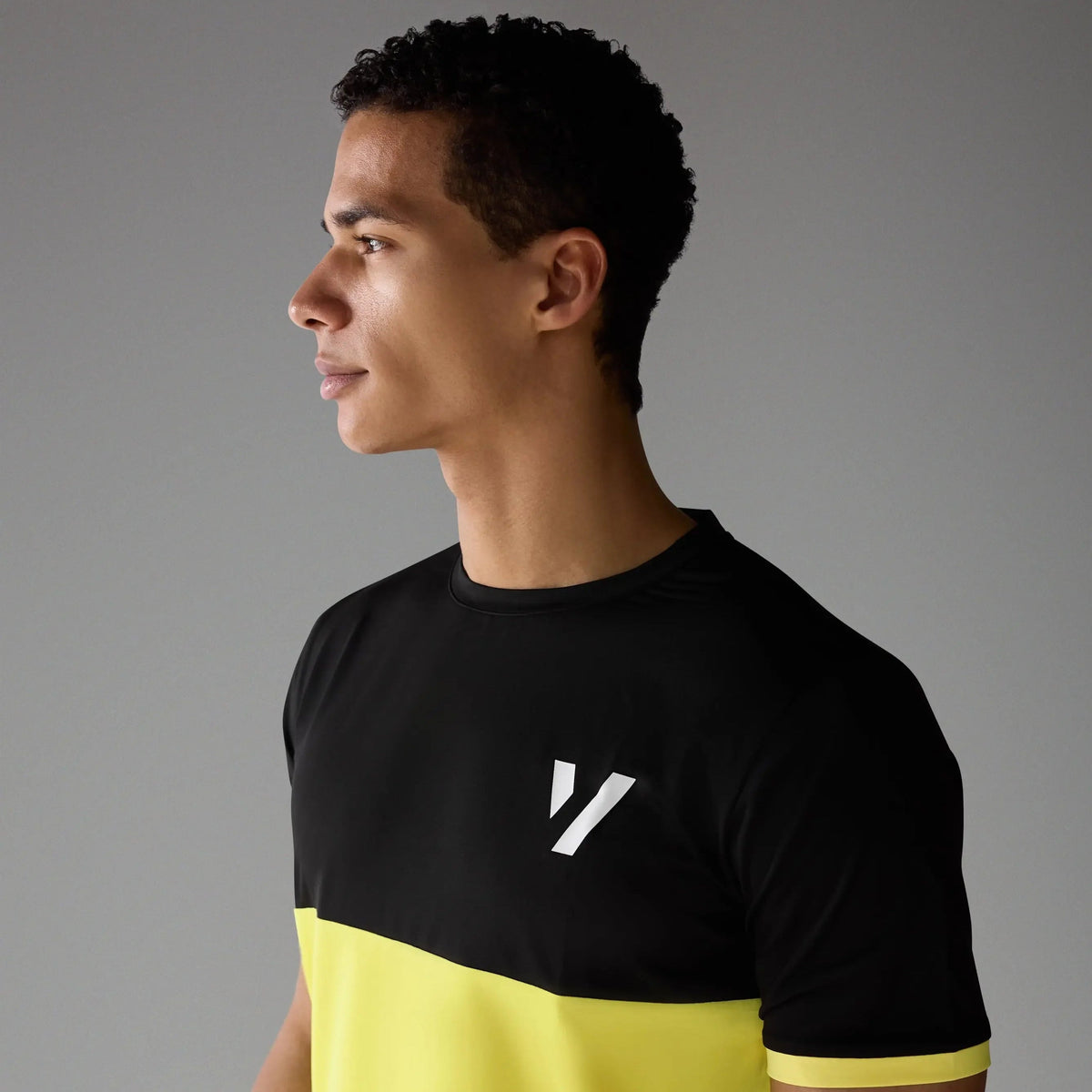Vexo PrimeFit Match Tee – high-performance tennis t-shirt with a fitted design, breathable DryFit fabric, and lightweight feel for optimal comfort on court.