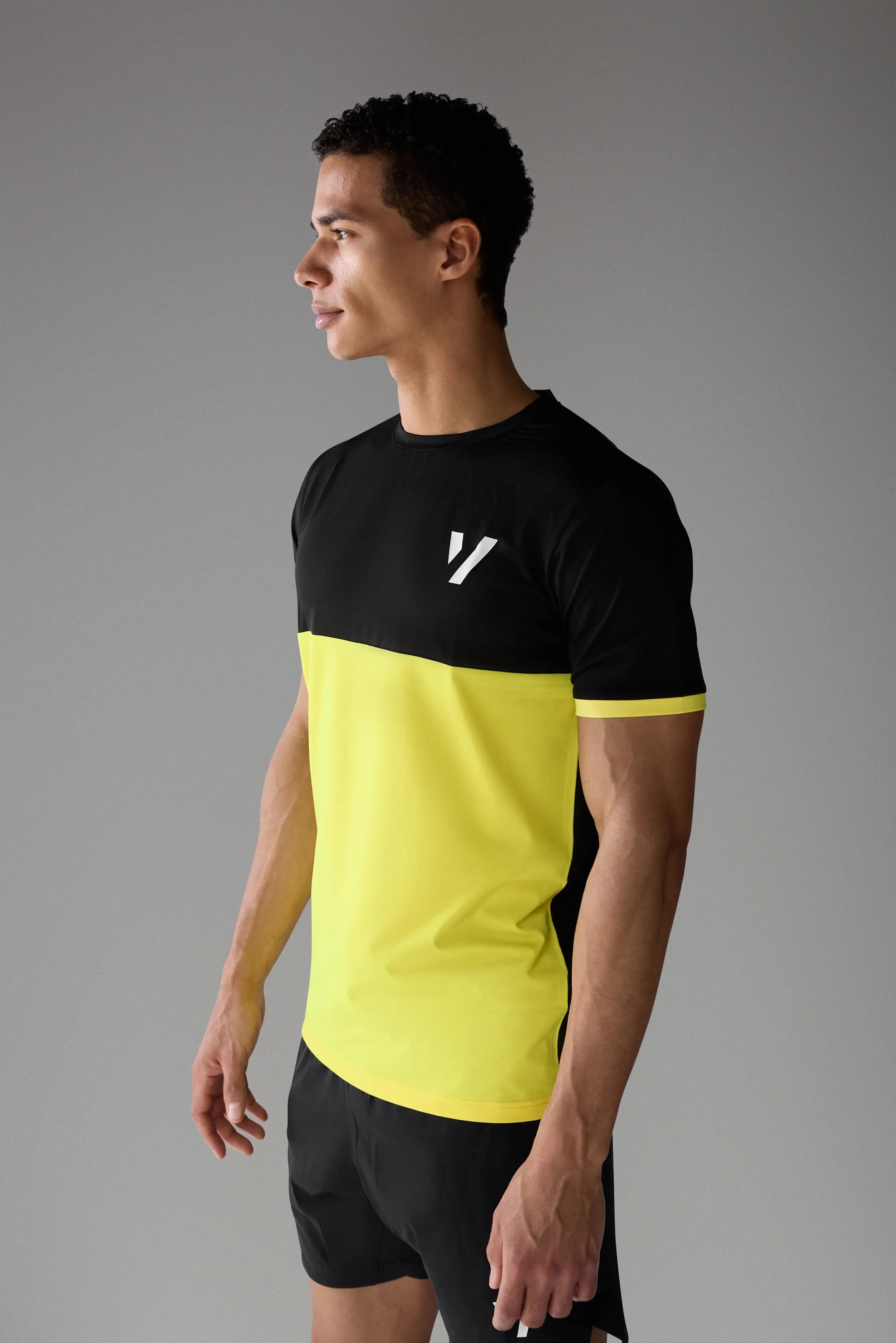 Vexo PrimeFit Match Tee – high-performance tennis t-shirt with a fitted design, breathable DryFit fabric, and lightweight feel for optimal comfort on court.