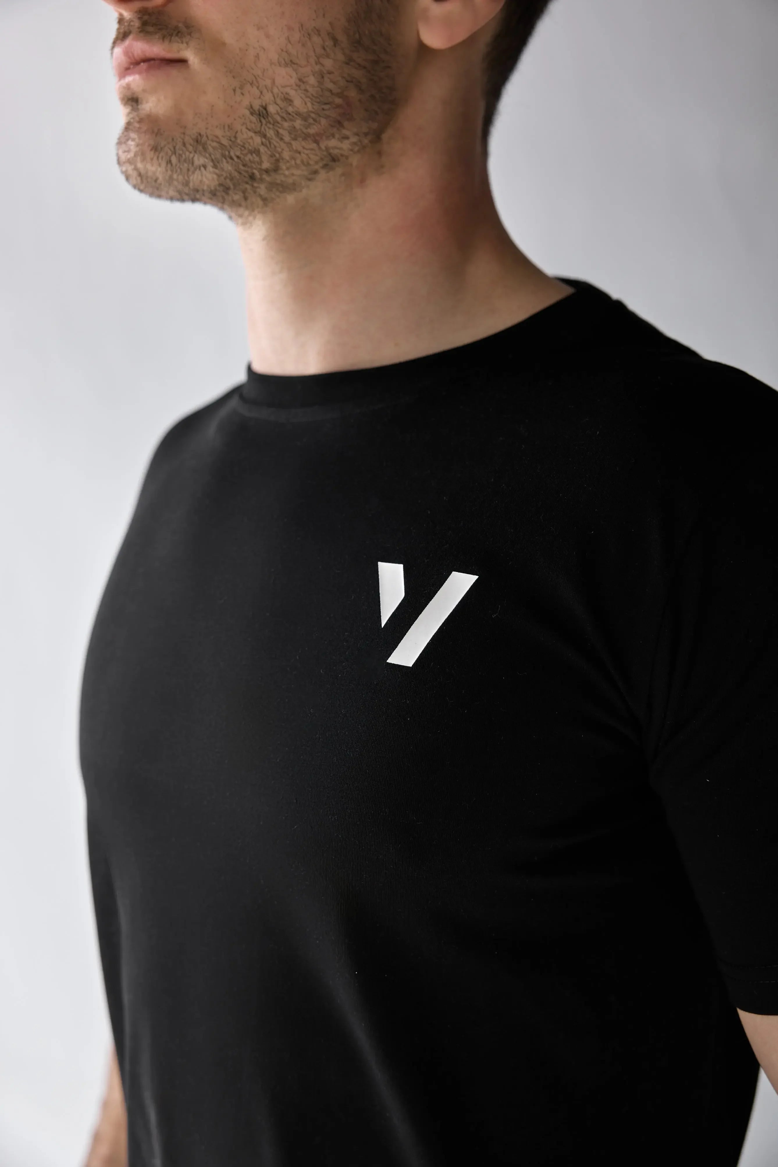 Vexo TrainWell Training T-Shirt – breathable, moisture-wicking athletic shirt designed for high-performance training with a soft, comfortable fit.