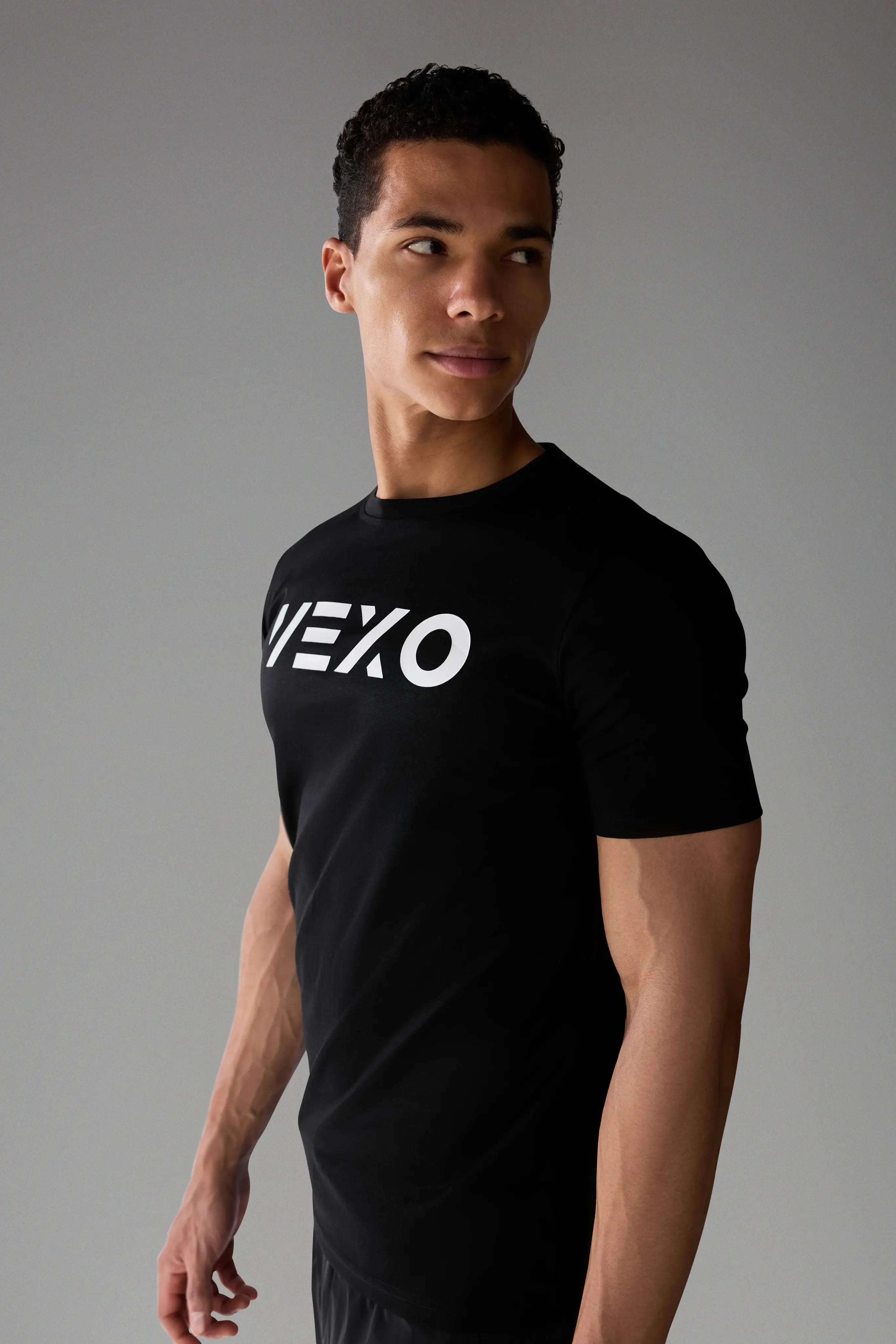 Vexo TrainWell Training T-Shirt – breathable, moisture-wicking athletic shirt designed for high-performance training with a soft, comfortable fit.