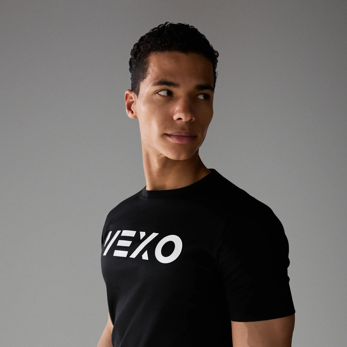Vexo TrainWell Training T-Shirt – breathable, moisture-wicking athletic shirt designed for high-performance training with a soft, comfortable fit.