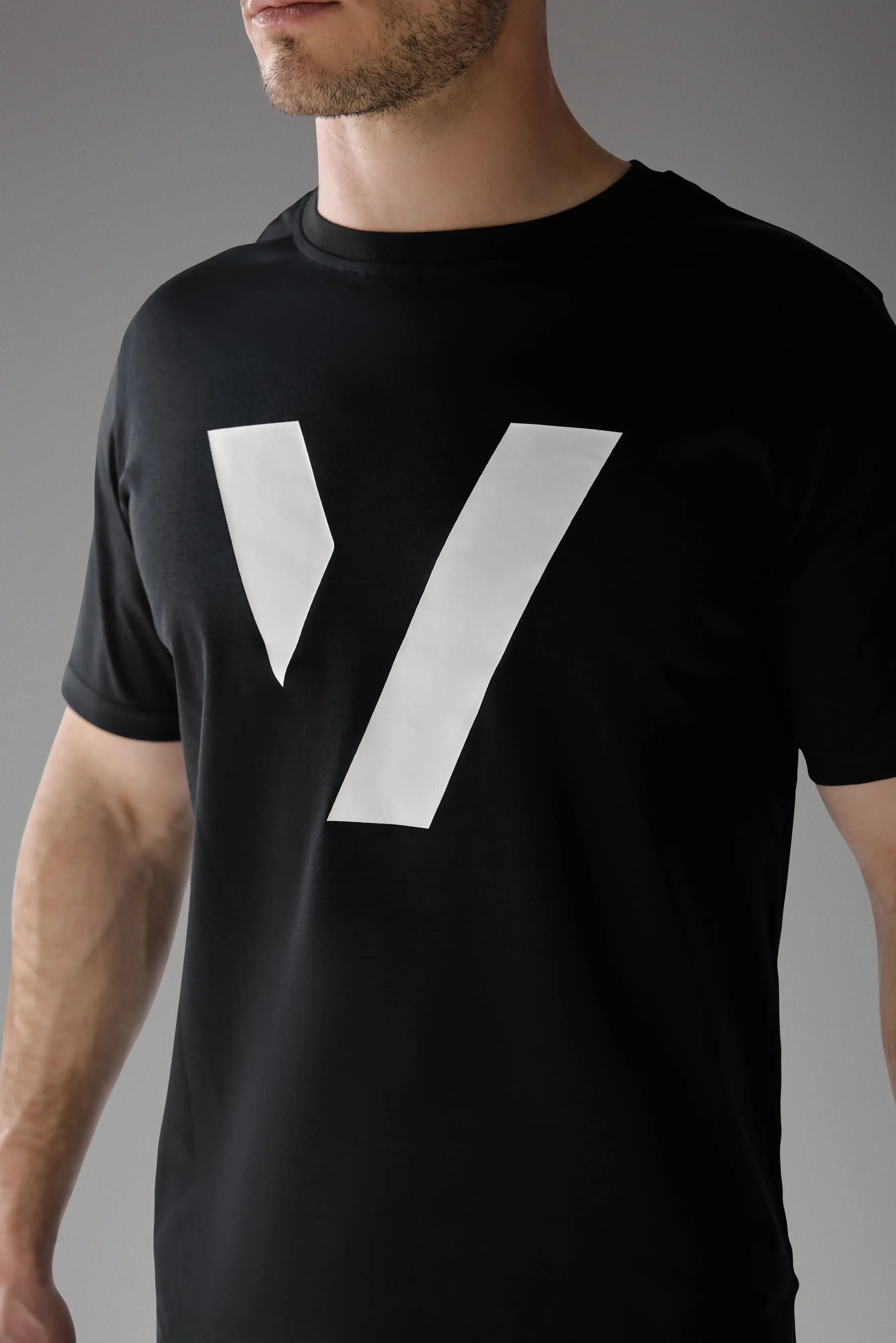 Vexo TrainWell Training T-Shirt – breathable, moisture-wicking athletic shirt designed for high-performance training with a soft, comfortable fit.