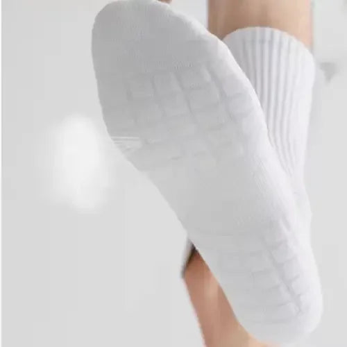 Vexo SoftLanding Socks – cushioned, breathable socks designed for all-day comfort with reinforced heel and toe support, perfect for training and recovery.