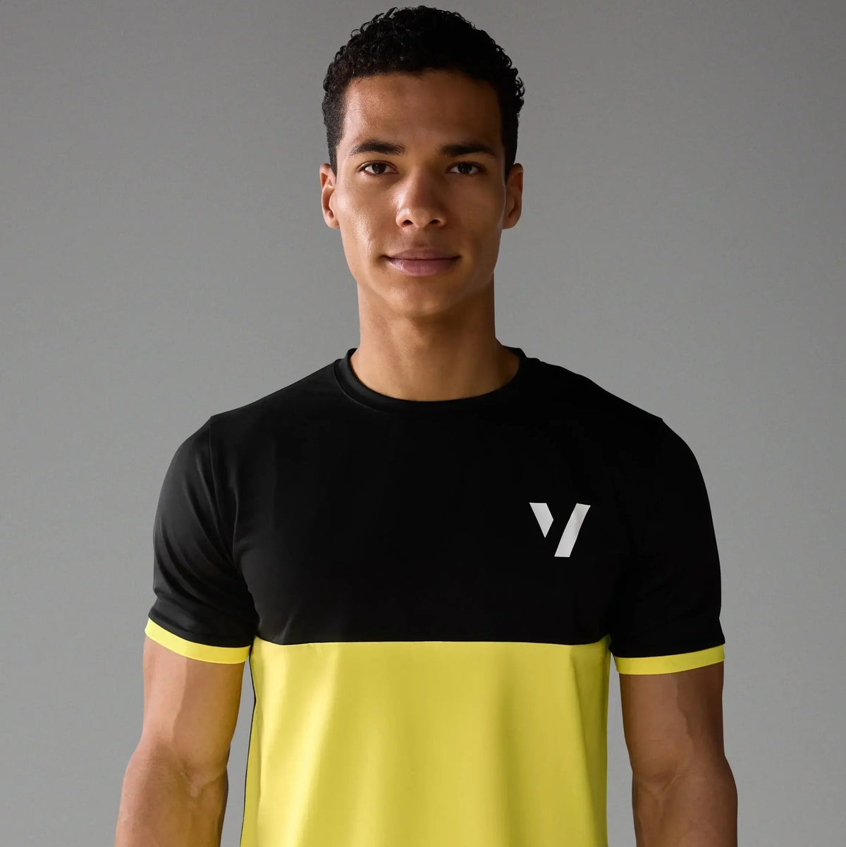 Vexo PrimeFit Match Tee – high-performance tennis t-shirt with a fitted design, breathable DryFit fabric, and lightweight feel for optimal comfort on court.