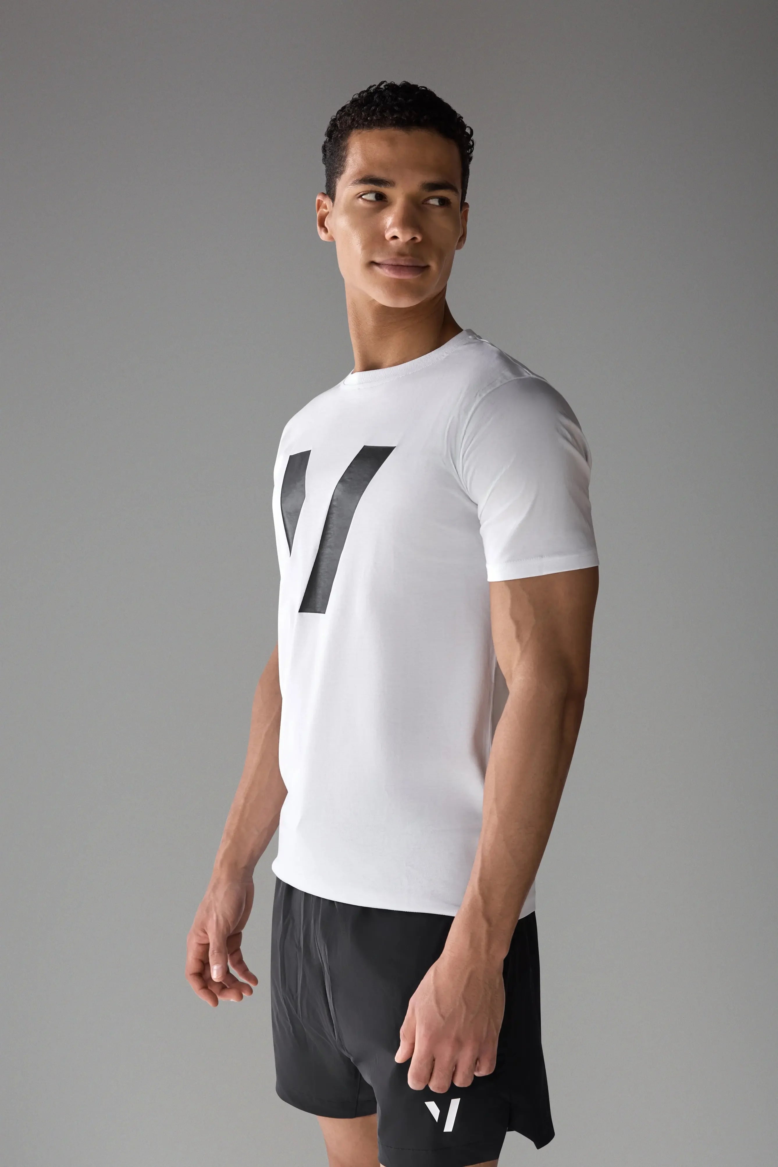 Vexo TrainWell Training T-Shirt – breathable, moisture-wicking athletic shirt designed for high-performance training with a soft, comfortable fit.